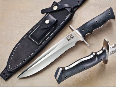 fixed custom knife Walter Brend 8 Model 2 knife feature Robertson's Custom Cutlery tactical fixed blade