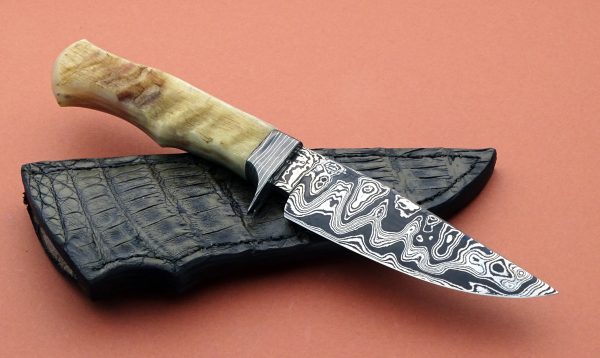 Richard Pezarini Custom Forged Damascus Hunting Knife Sheep Horn handle